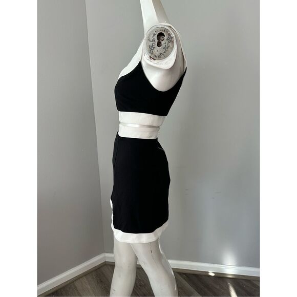 NWT More To Come Jeyne Colorblock Cropped Top & Skirt 2Pc Set Black White Large - Picture 6 of 8